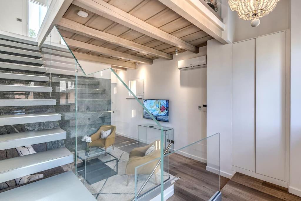Piazza Dei Renzi Trastevere Building 4 Bedroom With Terrace * Rome
