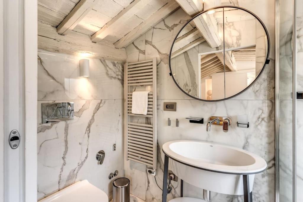 Piazza Dei Renzi Trastevere Building 4 Bedroom With Terrace Apartment