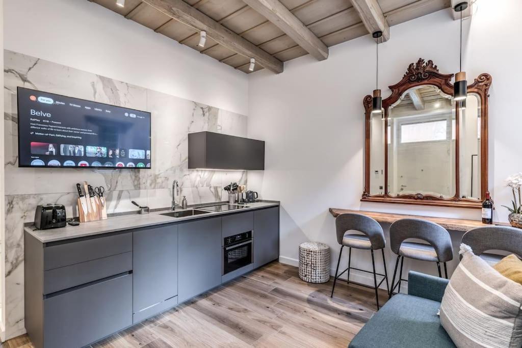 Apartment Piazza Dei Renzi Trastevere Building 4 Bedroom With Terrace Rome