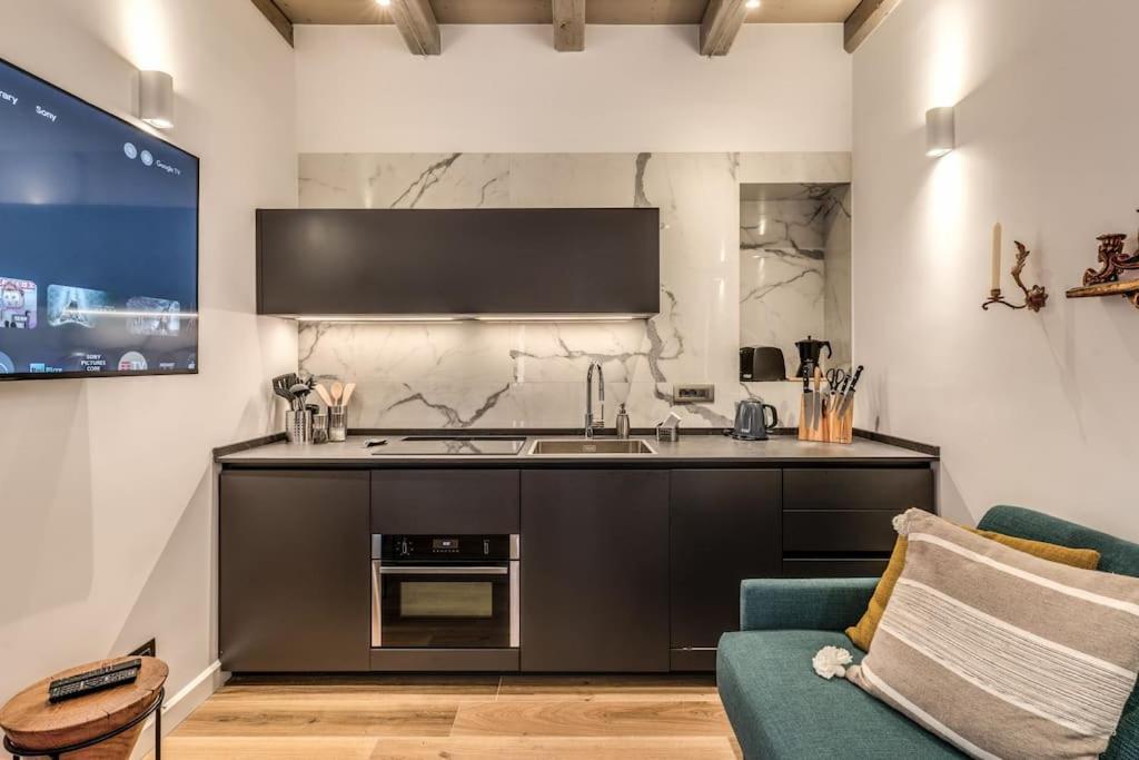 Piazza Dei Renzi Trastevere Building 4 Bedroom With Terrace