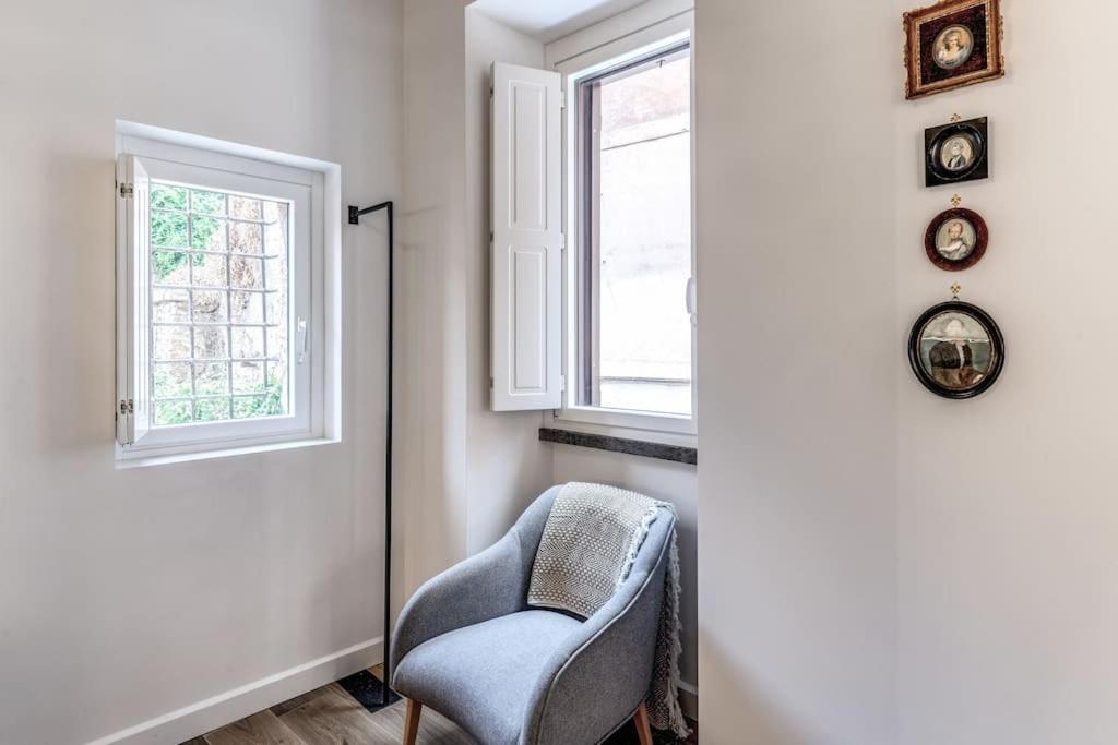 Piazza Dei Renzi Trastevere Building 4 Bedroom With Terrace Apartment *