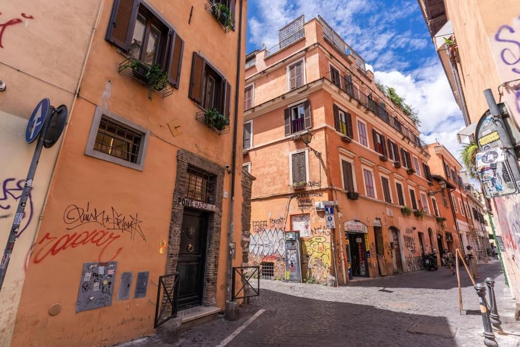Piazza Dei Renzi Trastevere Building 4 Bedroom With Terrace Apartment