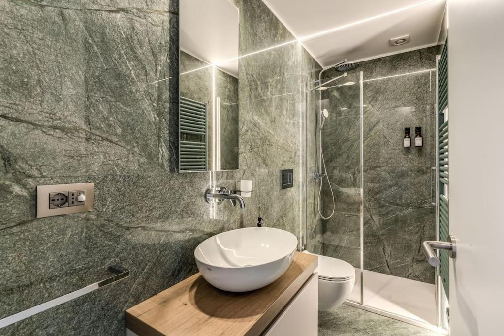 Piazza Dei Renzi Trastevere Building 4 Bedroom With Terrace Apartment *
