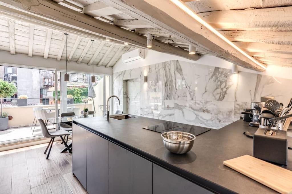 Piazza Dei Renzi Trastevere Building 4 Bedroom With Terrace Apartment