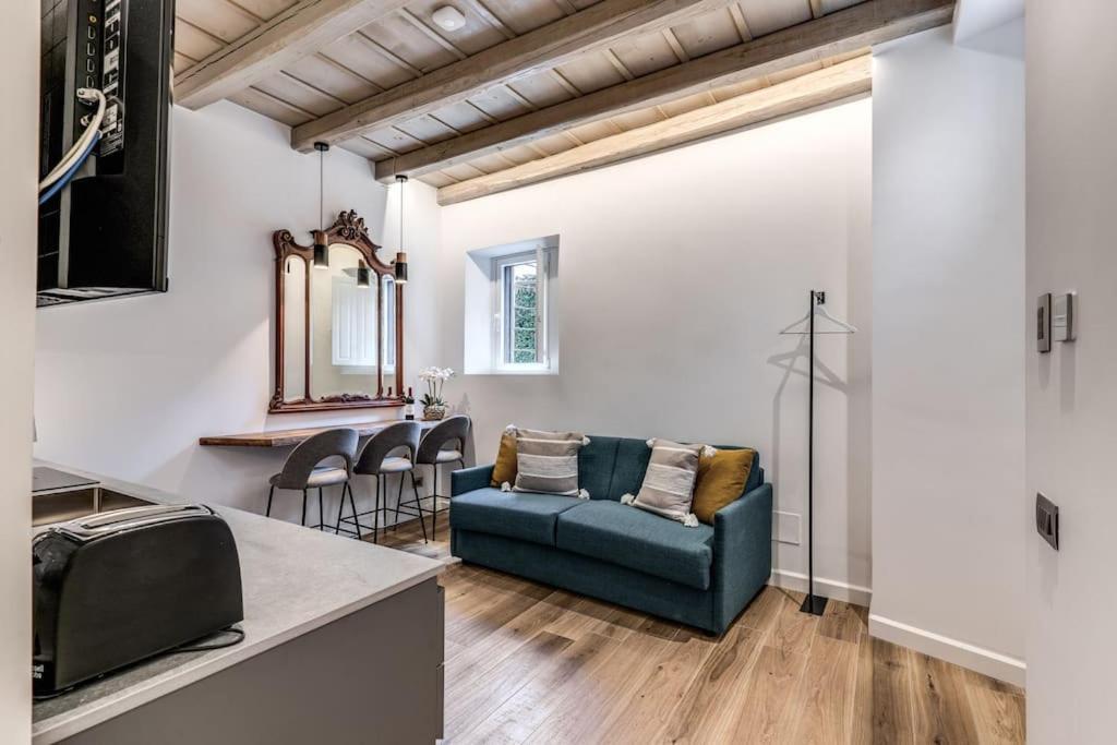 Piazza Dei Renzi Trastevere Building 4 Bedroom With Terrace *
