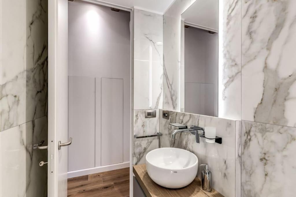 Piazza Dei Renzi Trastevere Building 4 Bedroom With Terrace Apartment Rome