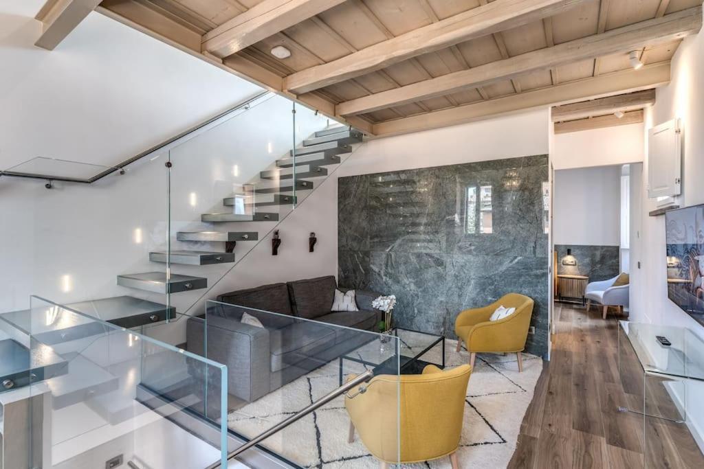 Piazza Dei Renzi Trastevere Building 4 Bedroom With Terrace * Rome
